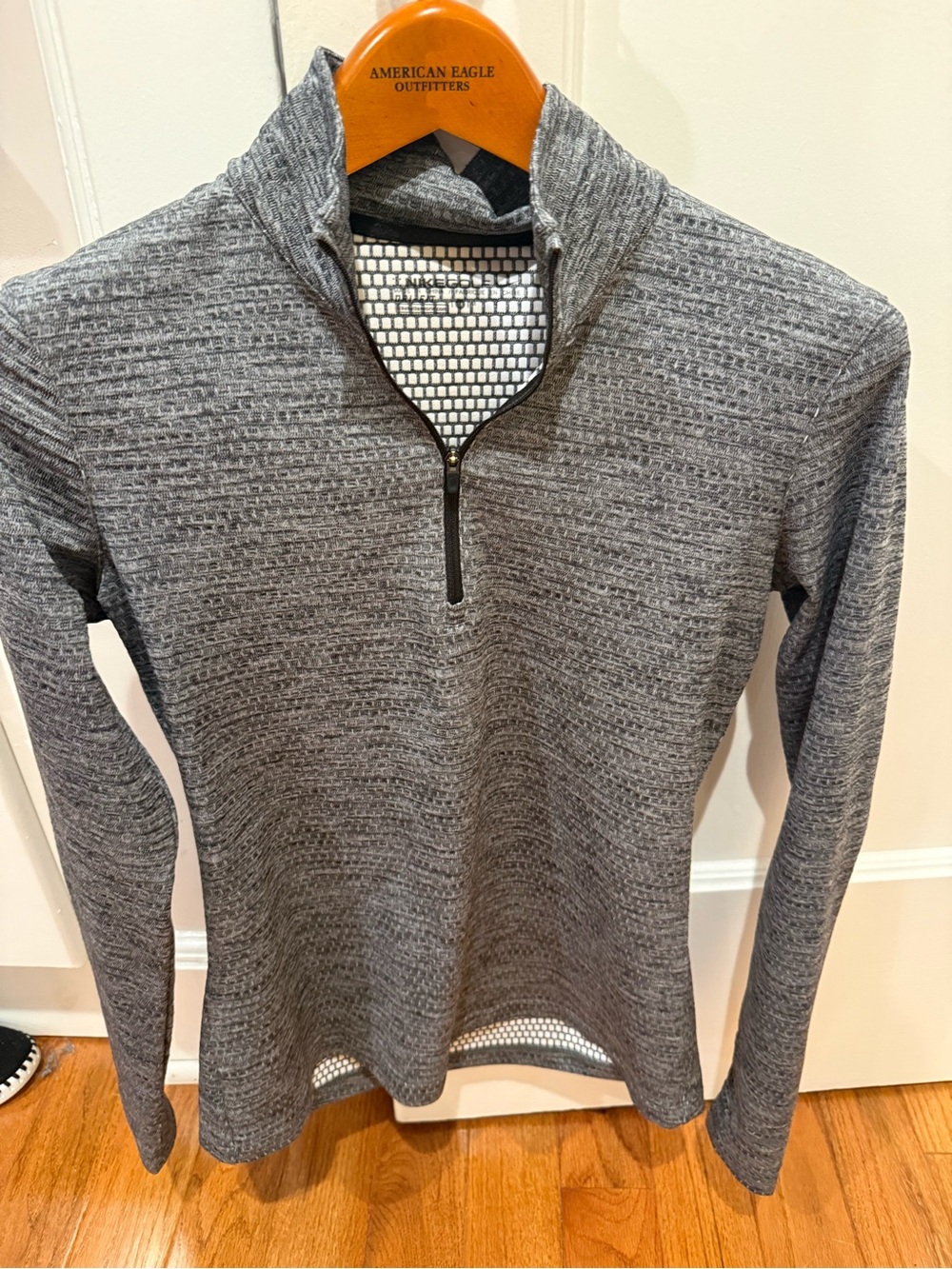 Women’s Nike Golf Dri-Fit Gray Quarter/Half Zip Athletic Top
